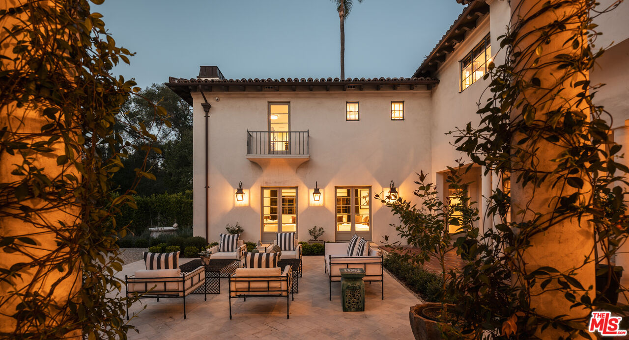 115 N Carolwood Dr, Holmby Hills