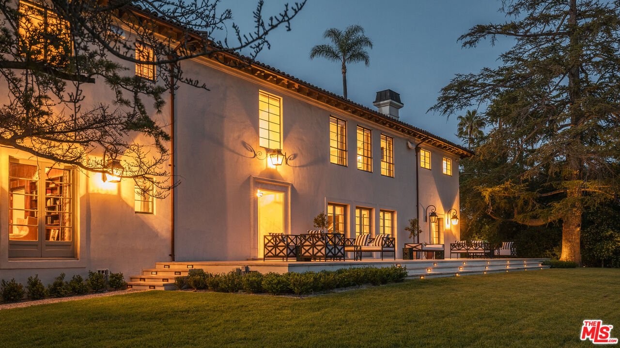 115 N Carolwood Dr, Holmby Hills