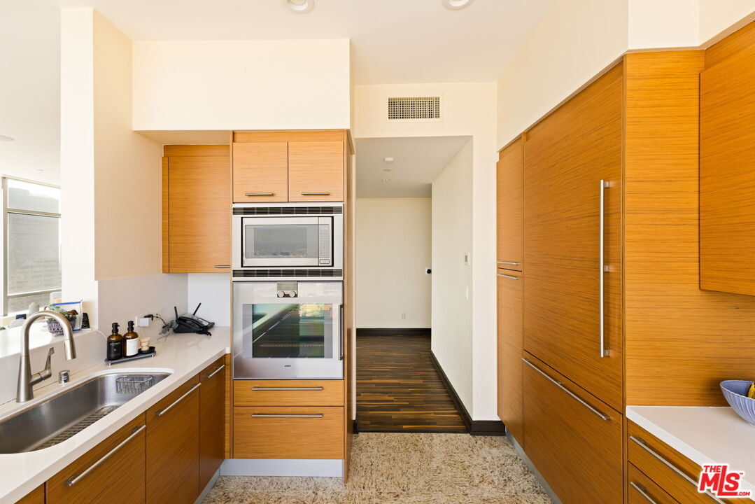 900 W Olympic Blvd Unit: 33J, Downtown LA