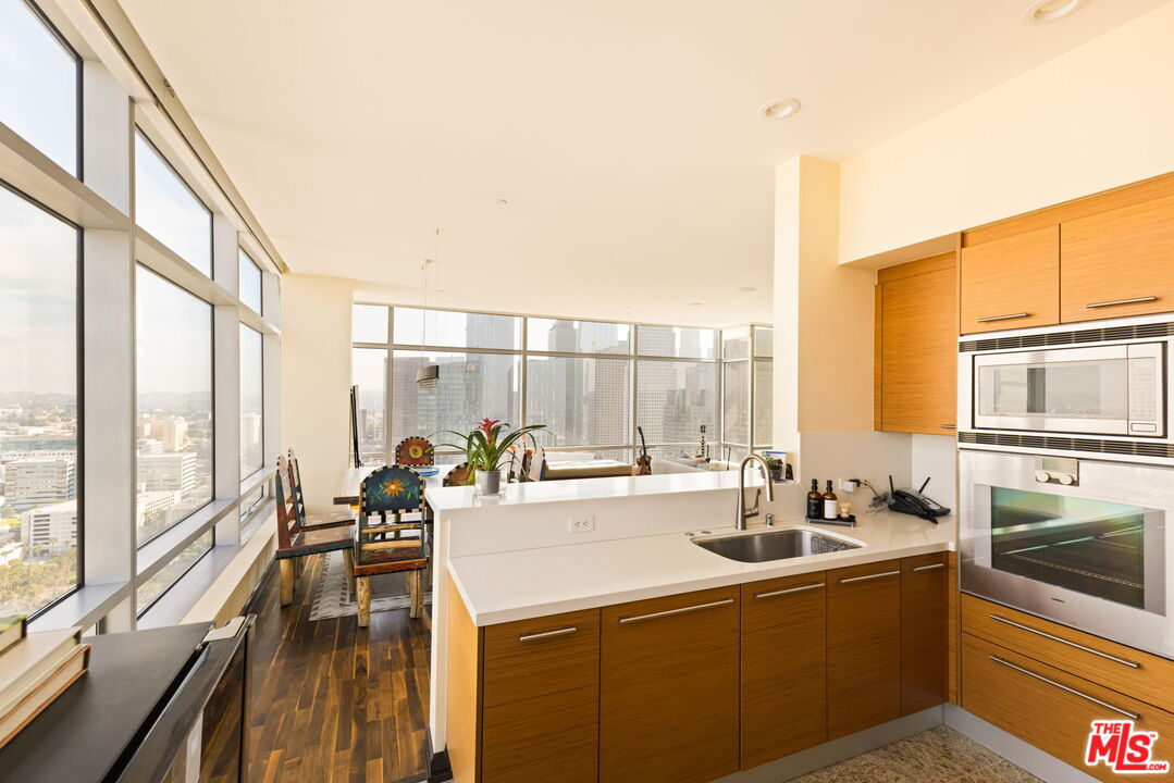 900 W Olympic Blvd Unit: 33J, Downtown LA