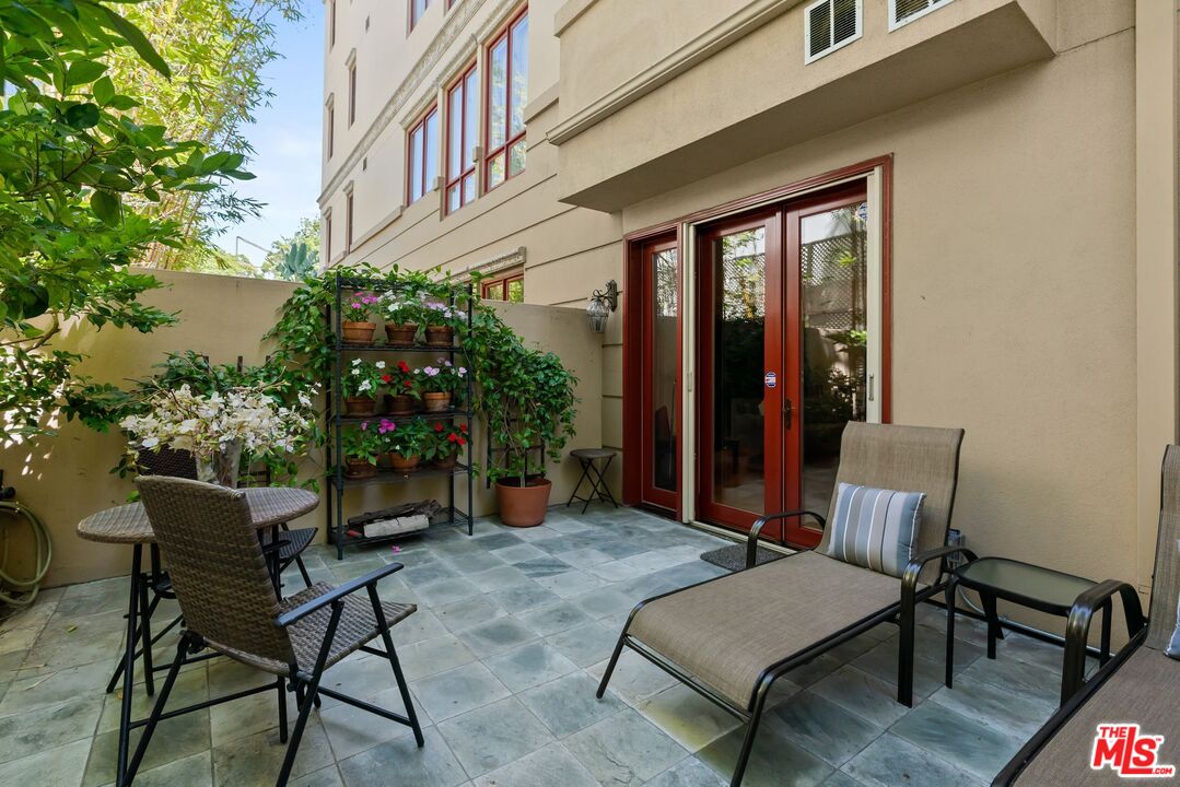 411 N Oakhurst Dr Unit: 106, Beverly Hills
