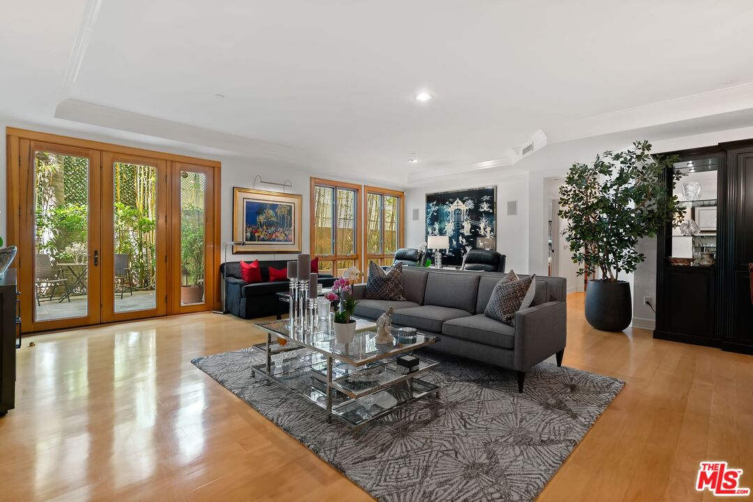 411 N Oakhurst Dr Unit: 106, Beverly Hills