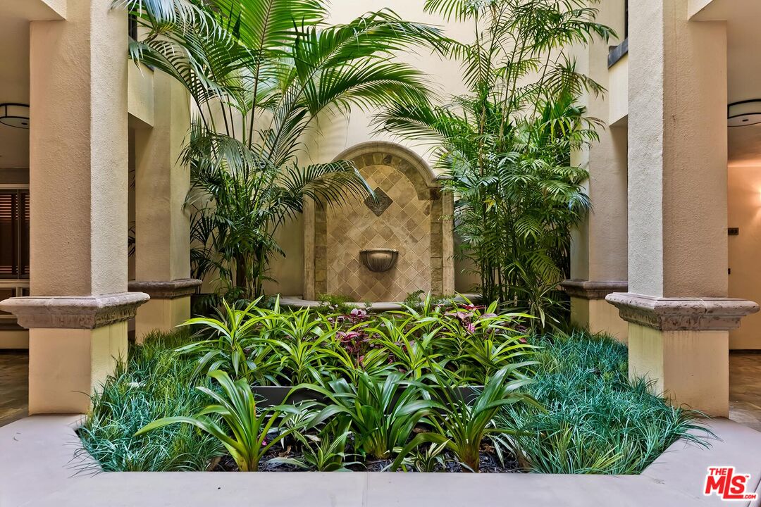 411 N Oakhurst Dr Unit: 106, Beverly Hills