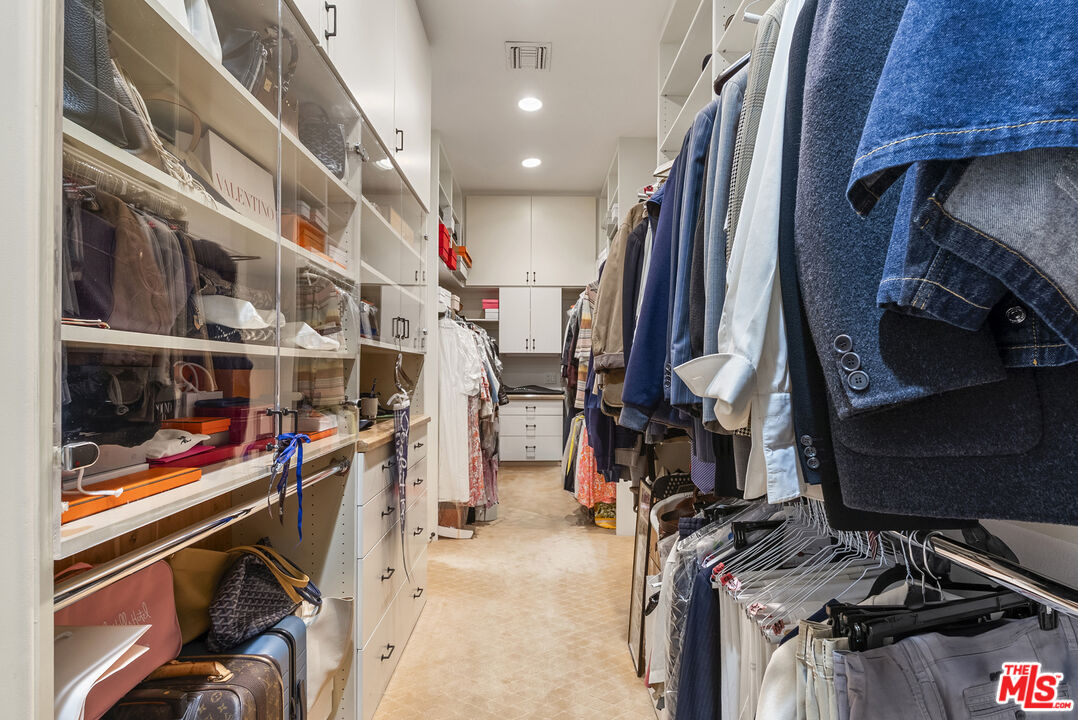 10108 Empyrean Way Unit: 304, Westwood