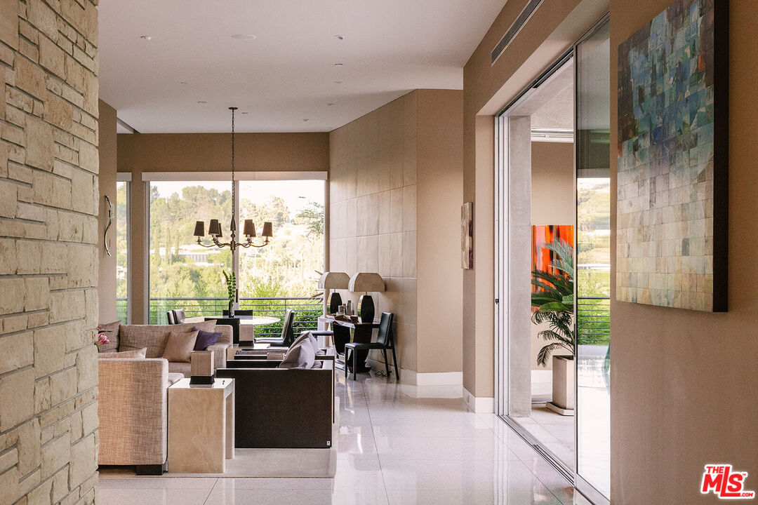 1470 CARLA RDG, Beverly Hills