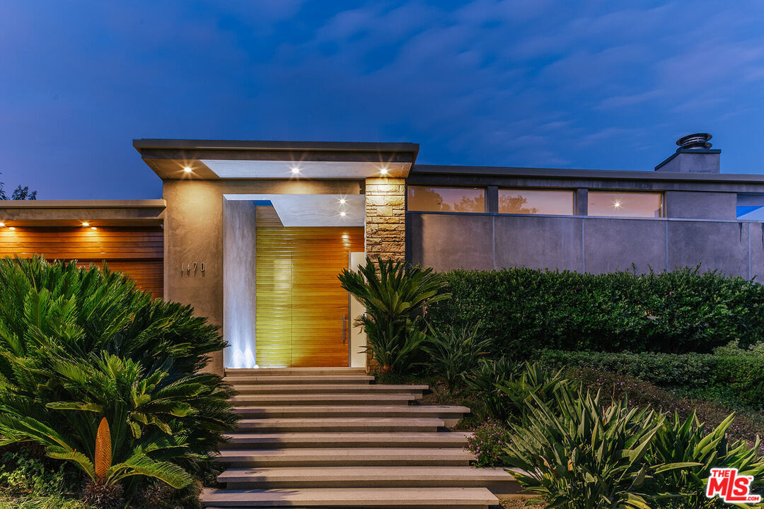 1470 CARLA RDG, Beverly Hills