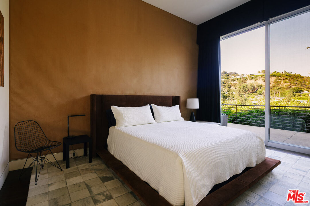 1470 CARLA RDG, Beverly Hills