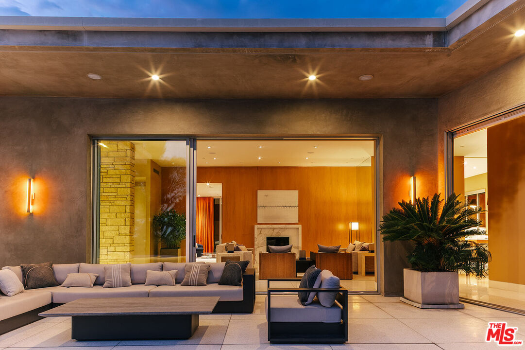 1470 CARLA RDG, Beverly Hills