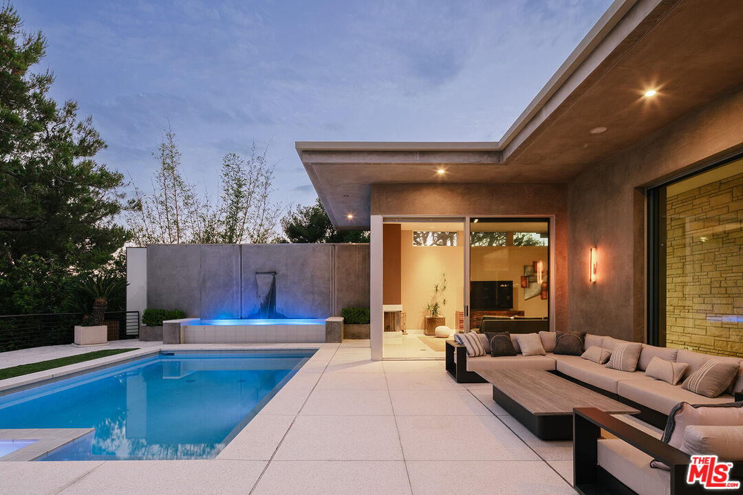 1470 CARLA RDG, Beverly Hills