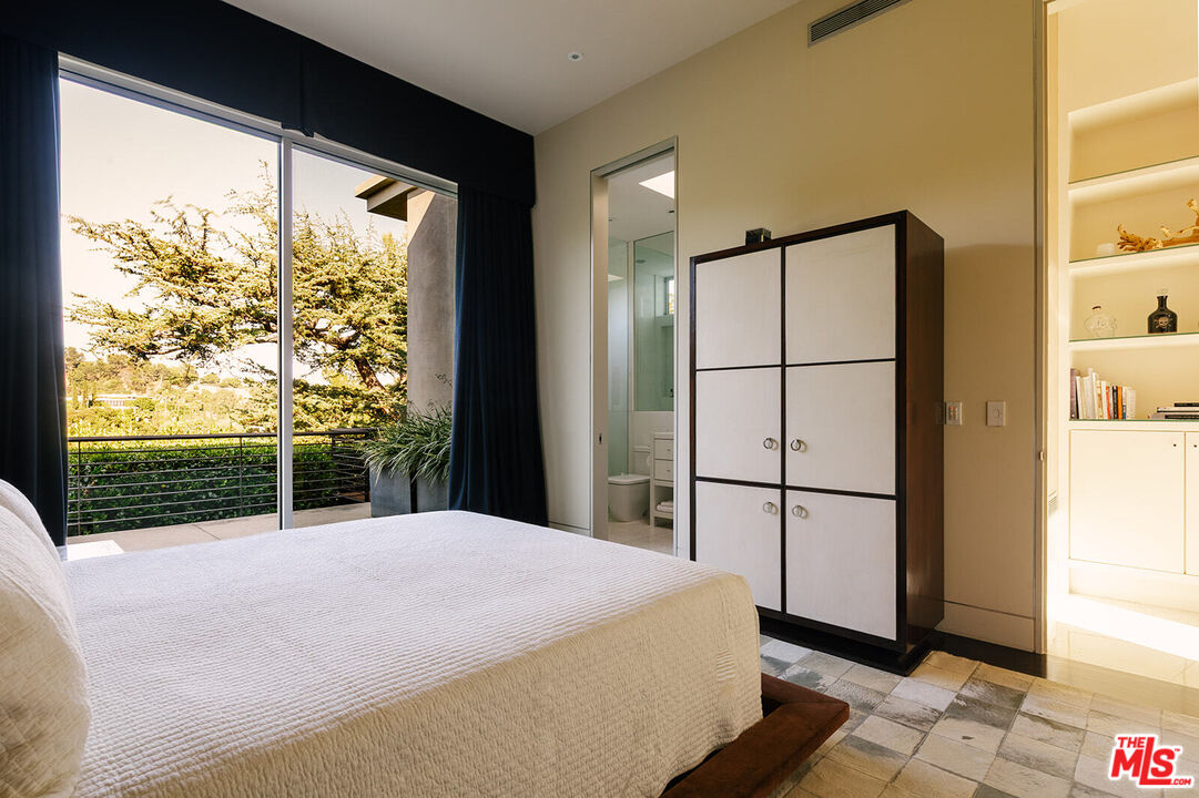 1470 CARLA RDG, Beverly Hills