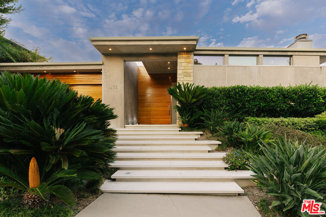 1470 CARLA RDG, Beverly Hills