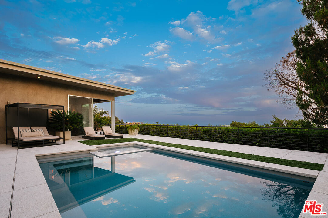 1470 CARLA RDG, Beverly Hills