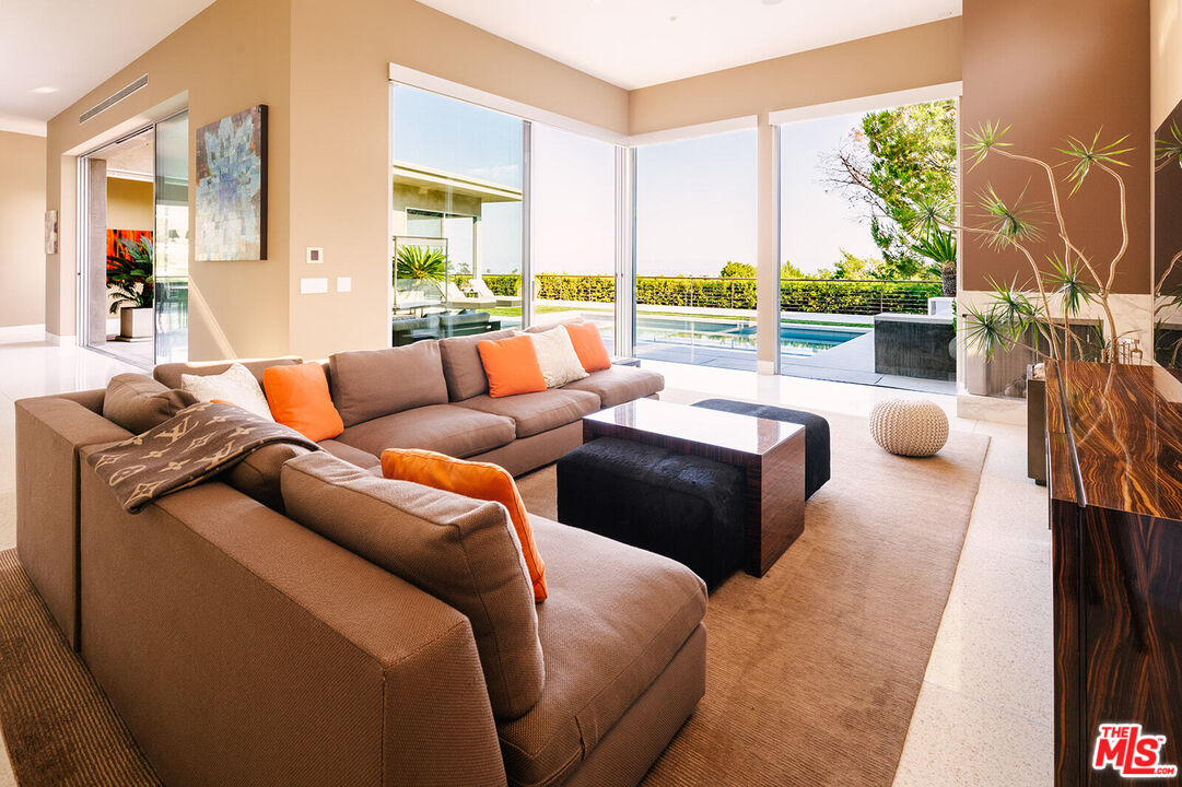 1470 CARLA RDG, Beverly Hills