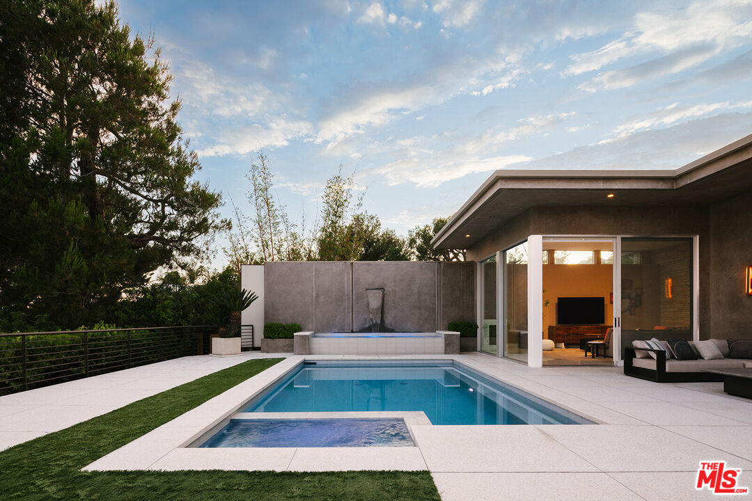 1470 CARLA RDG, Beverly Hills