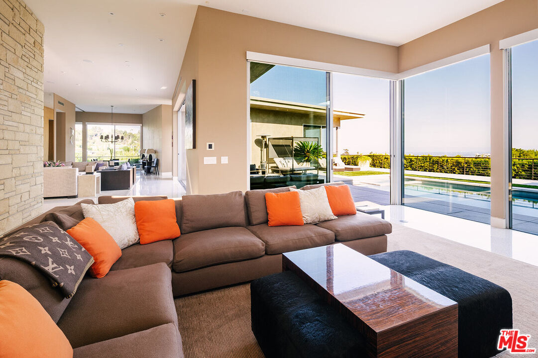 1470 CARLA RDG, Beverly Hills