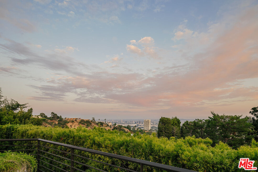 1470 CARLA RDG, Beverly Hills