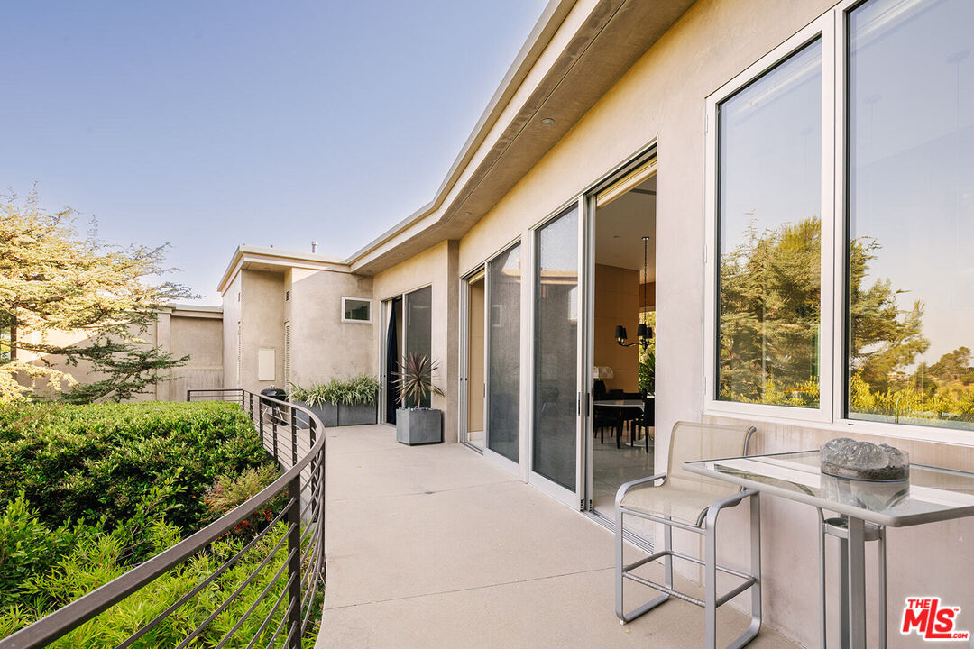 1470 CARLA RDG, Beverly Hills