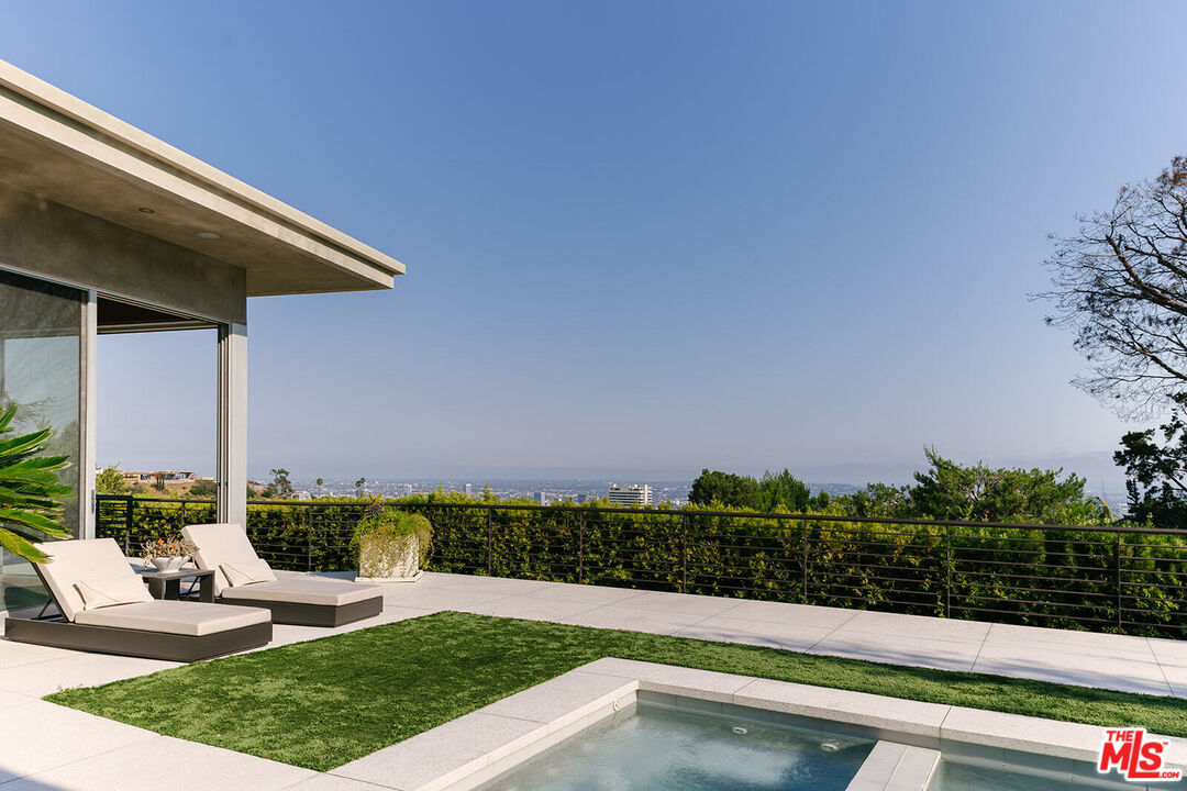 1470 CARLA RDG, Beverly Hills