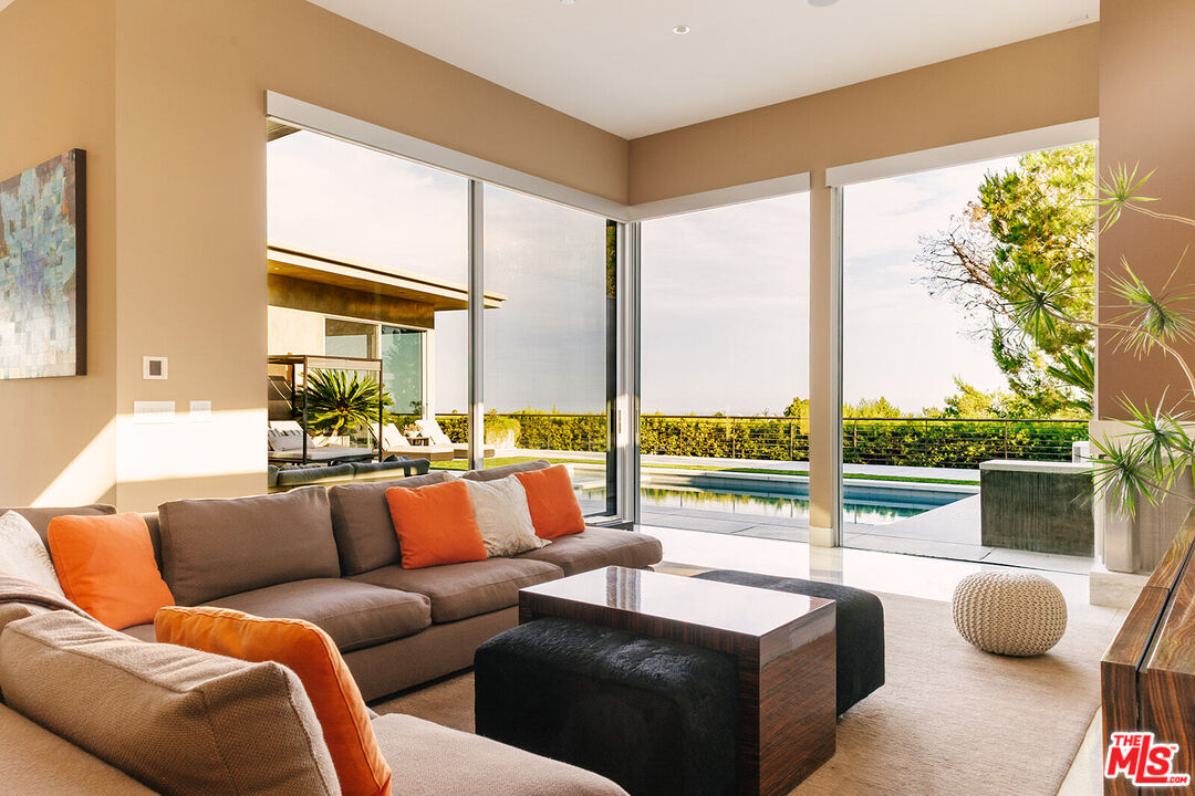 1470 CARLA RDG, Beverly Hills