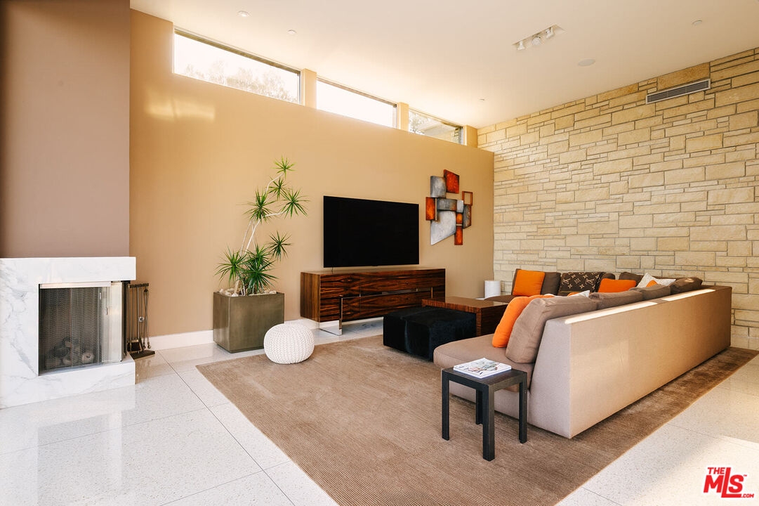 1470 CARLA RDG, Beverly Hills