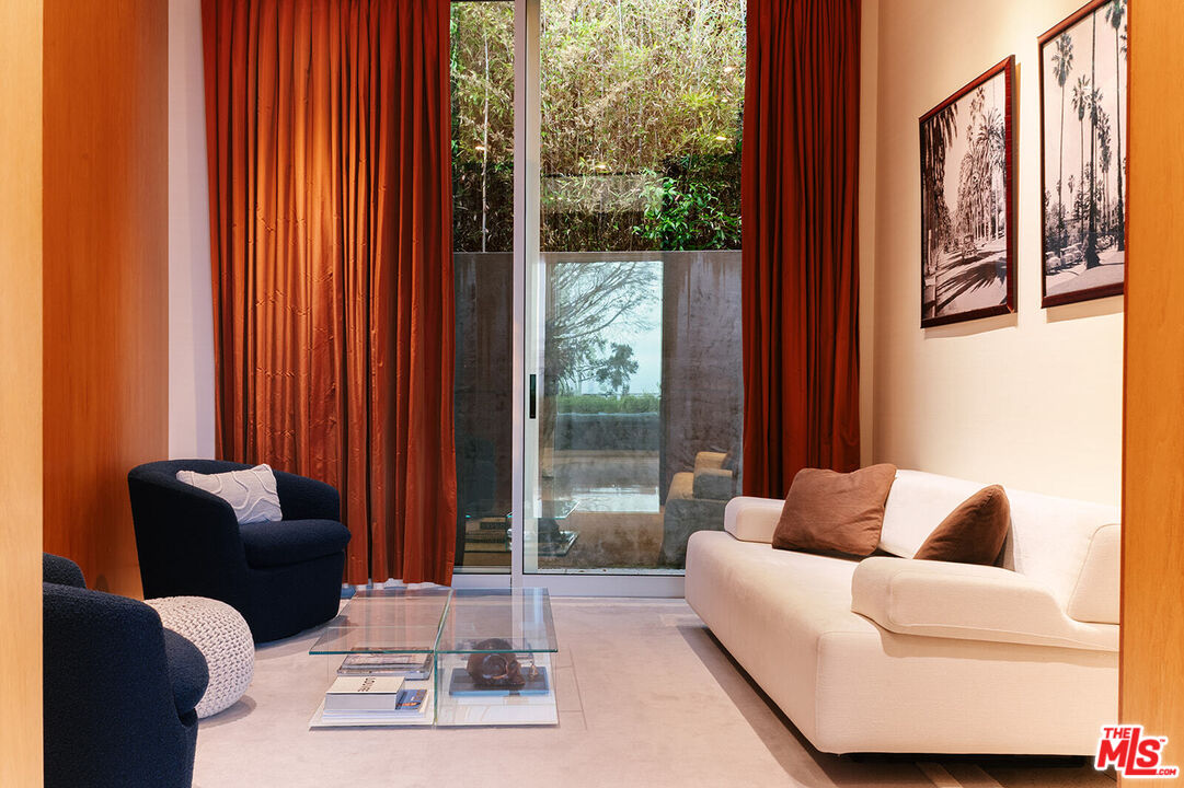 1470 CARLA RDG, Beverly Hills