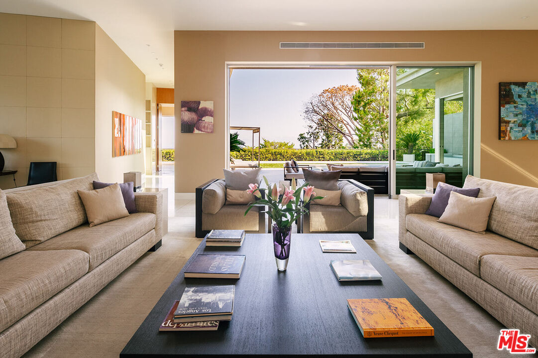 1470 CARLA RDG, Beverly Hills