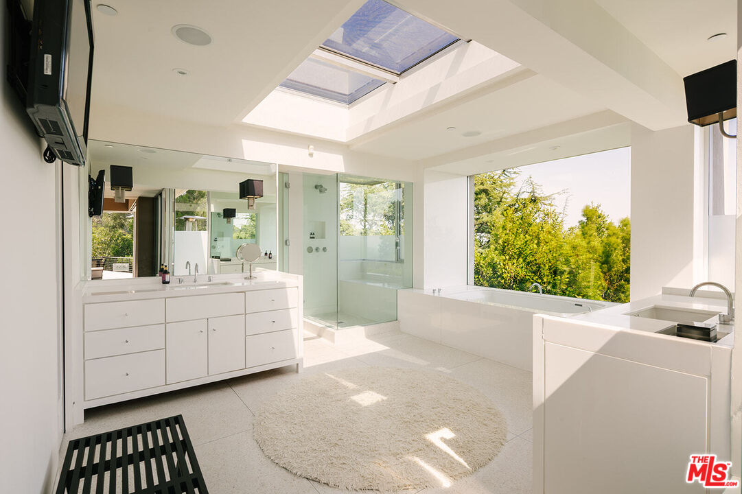 1470 CARLA RDG, Beverly Hills