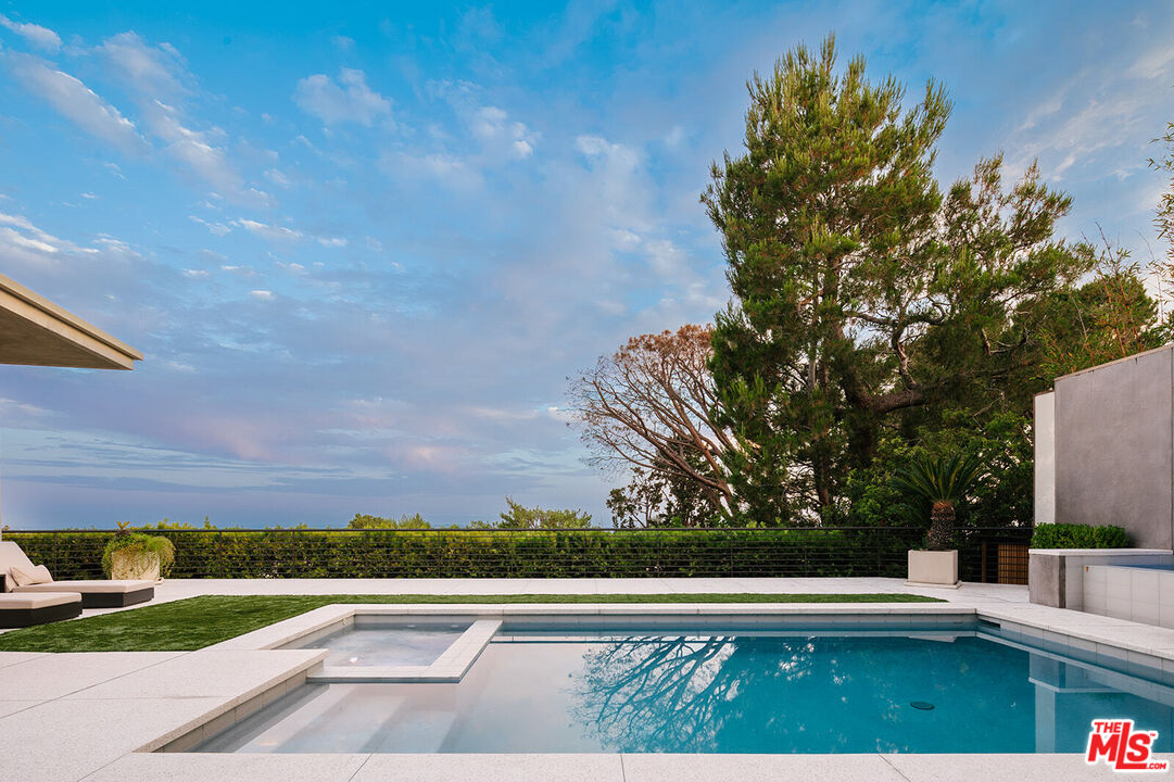 1470 CARLA RDG, Beverly Hills