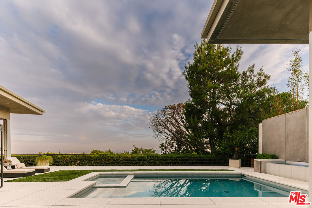 1470 CARLA RDG, Beverly Hills