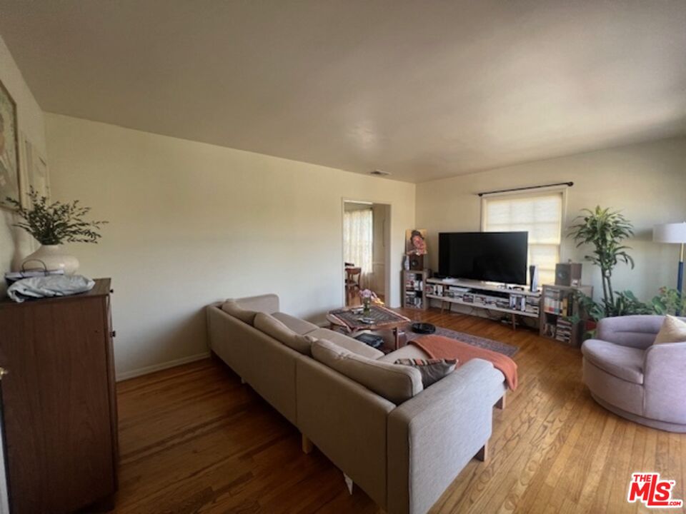 1719 Glendon Ave, Westwood 