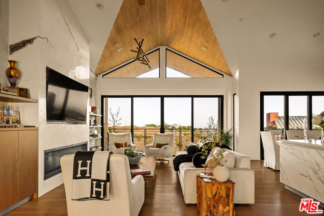5904 Kanan Dume Rd, Malibu 