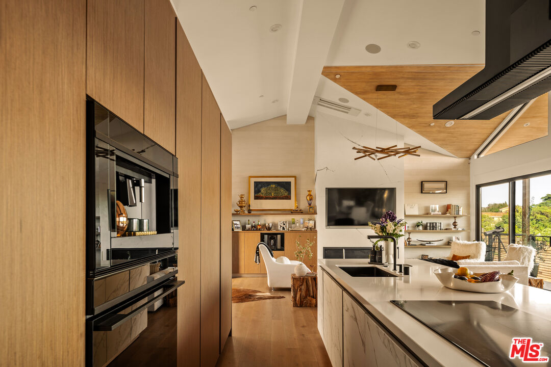5904 Kanan Dume Rd, Malibu 