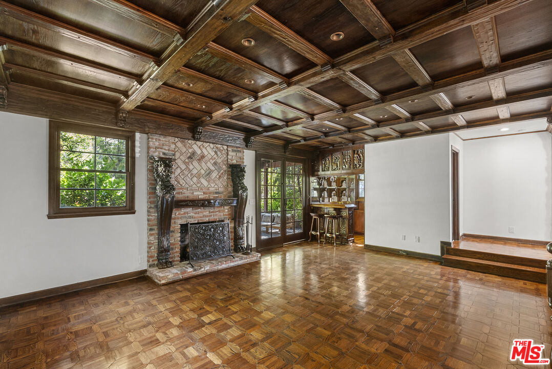 1926 Mount Olympus Dr