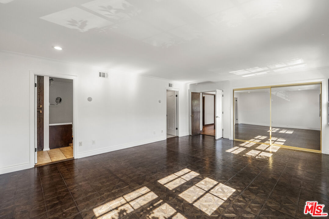 1926 Mount Olympus Dr