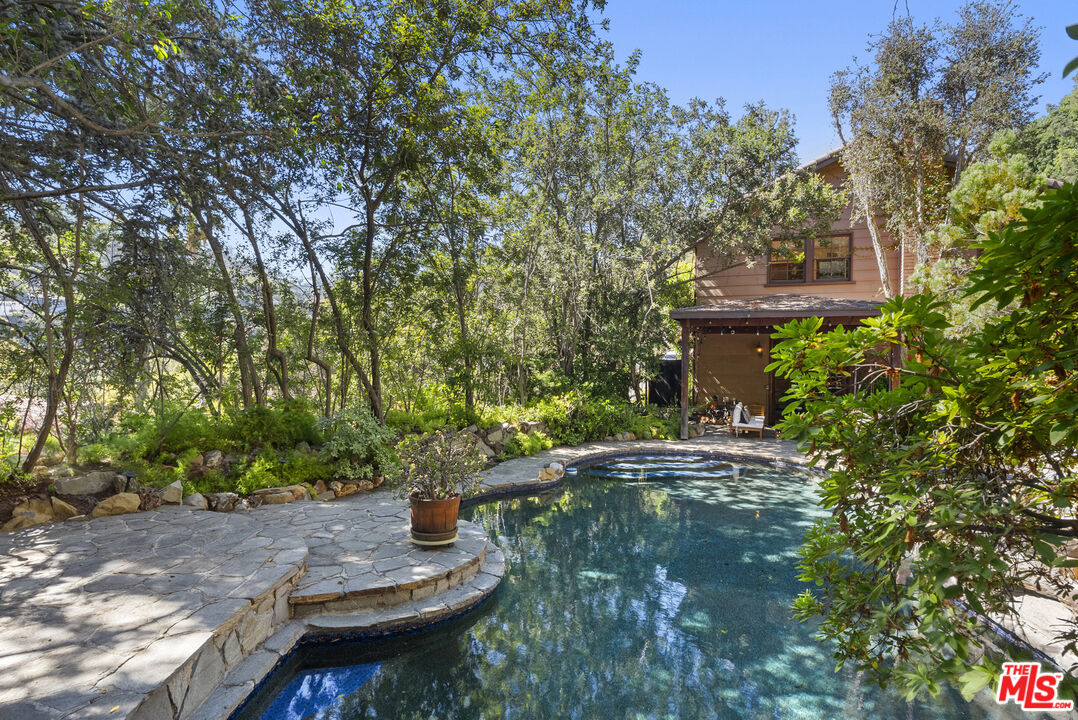 1926 Mount Olympus Dr