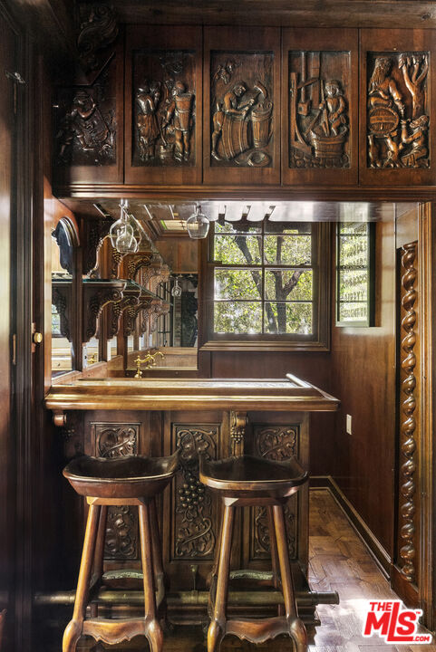 1926 Mount Olympus Dr