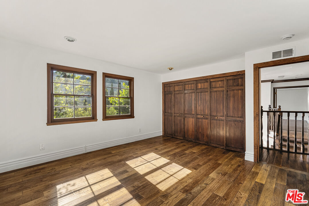 1926 Mount Olympus Dr