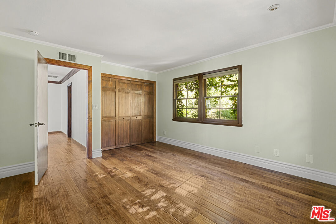 1926 Mount Olympus Dr