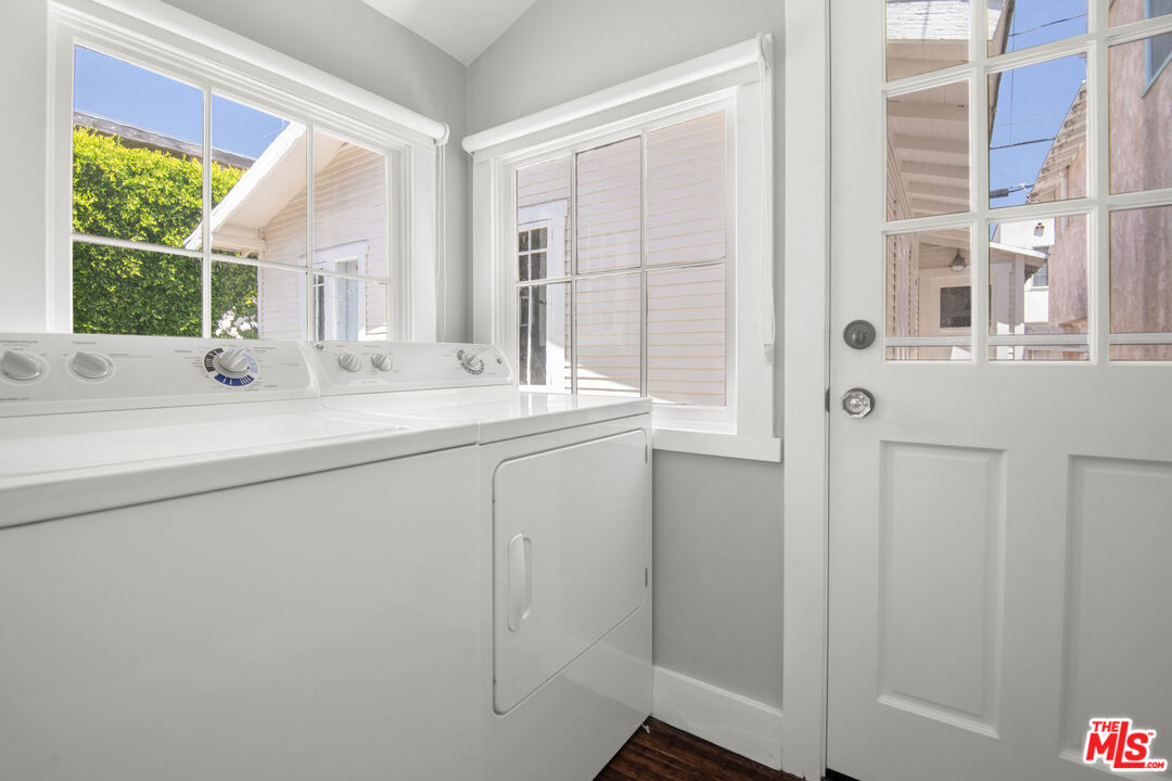 1047 9th St, Santa Monica 