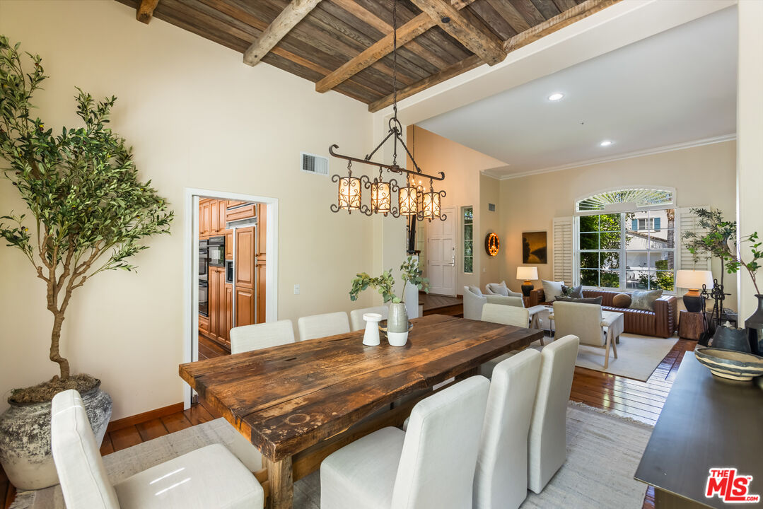 5985 Vista De La Luz, Woodland Hills