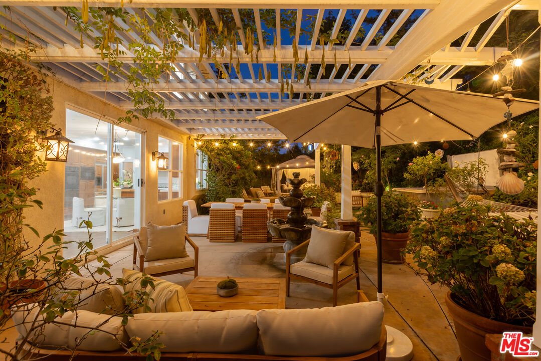 5985 Vista De La Luz, Woodland Hills