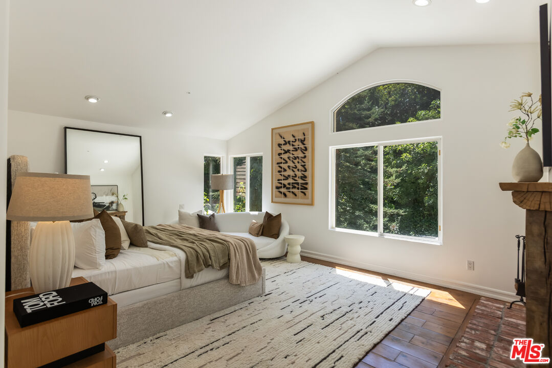 5985 Vista De La Luz, Woodland Hills