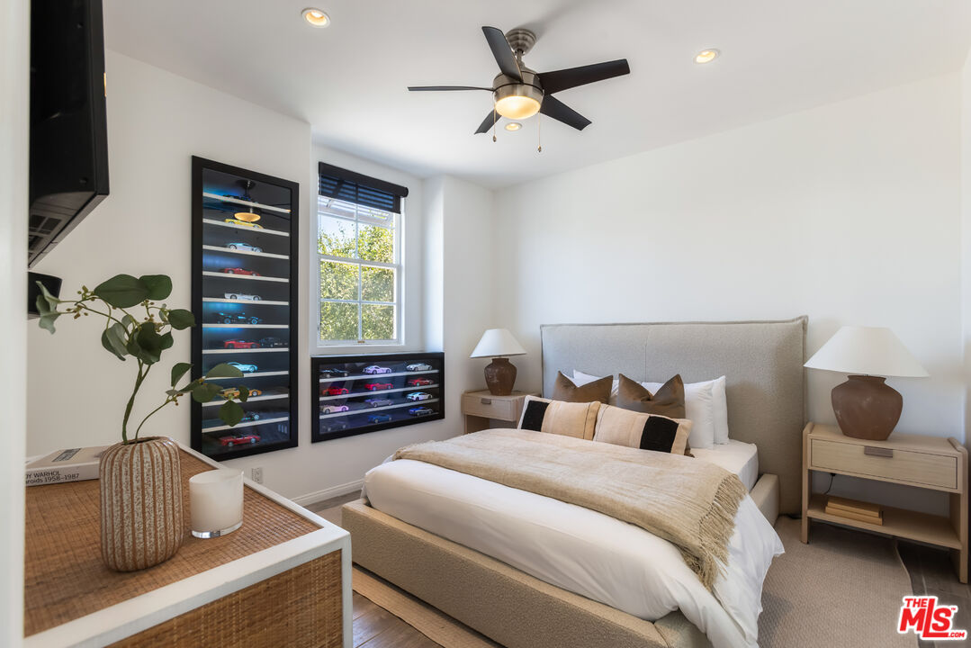 5985 Vista De La Luz, Woodland Hills