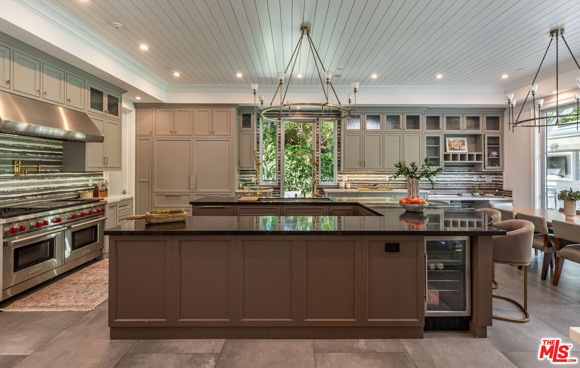 1000 N Norman Pl, Brentwood