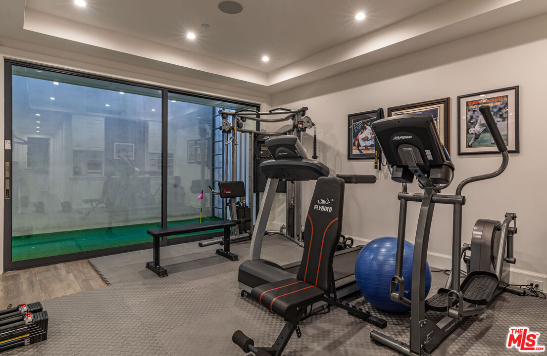 1000 N Norman Pl, Brentwood