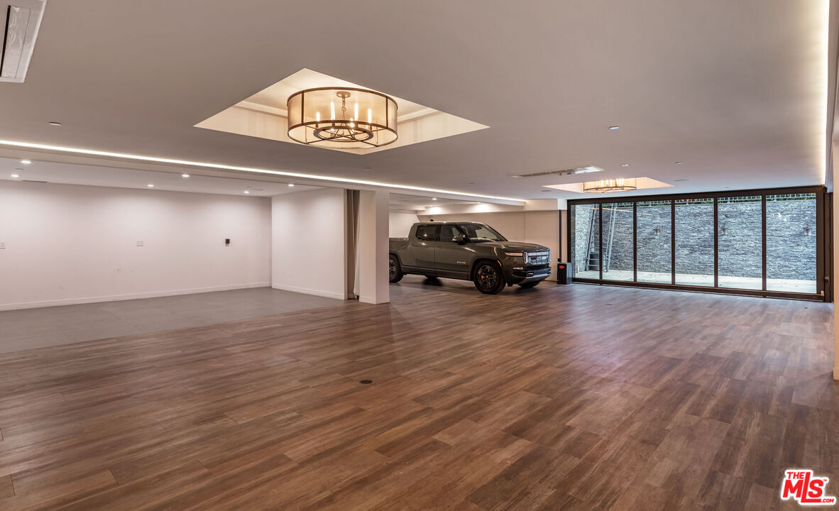 1000 N Norman Pl, Brentwood