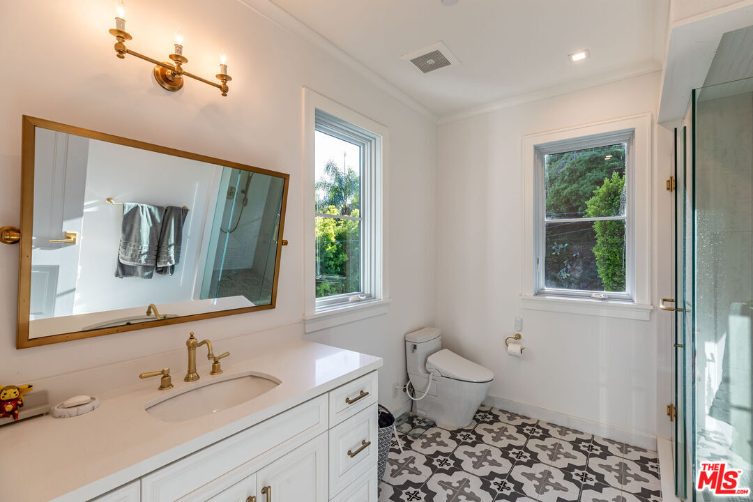 1000 N Norman Pl, Brentwood