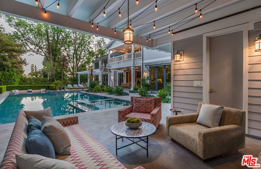 1000 N Norman Pl, Brentwood