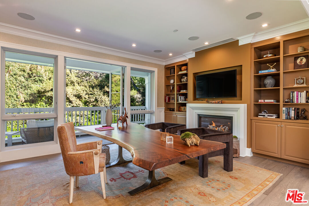 1000 N Norman Pl, Brentwood