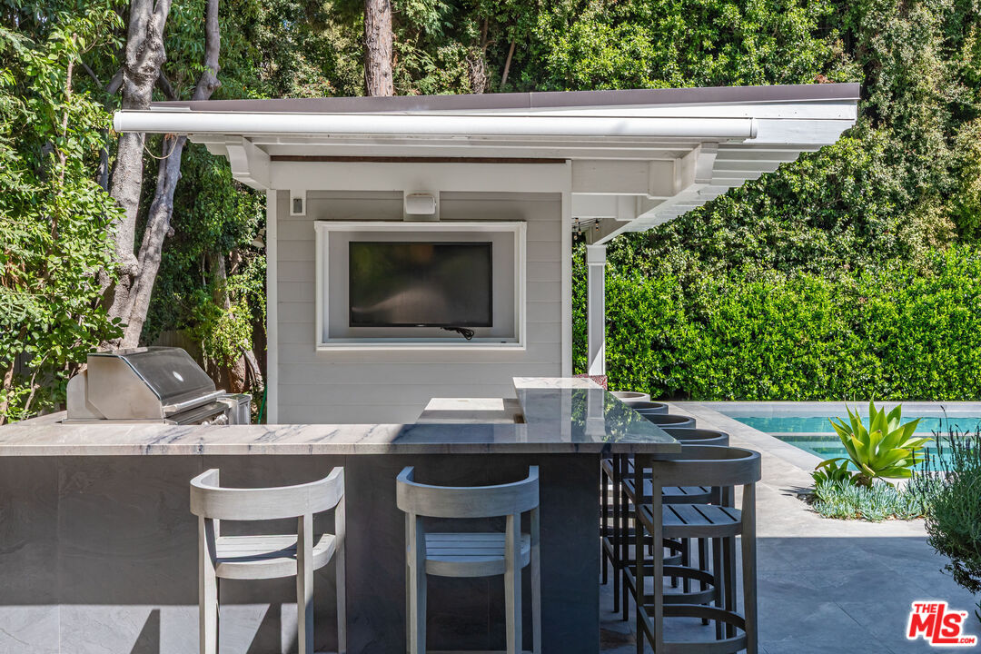 1000 N Norman Pl, Brentwood